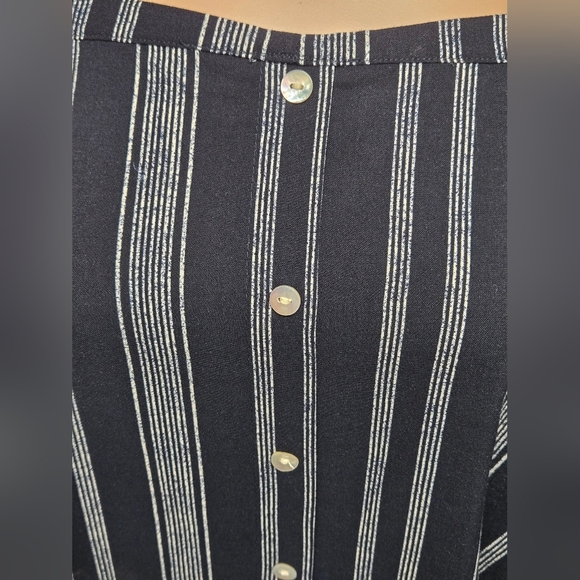 Bobeau M Off The Shoulder Top Rayon Short Sleeve Blue White Stripes - Picture 2 of 5